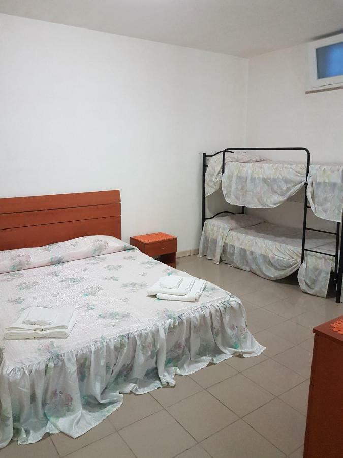 מרינה די מנקוורסה Casa Vacanze Manila מראה חיצוני תמונה